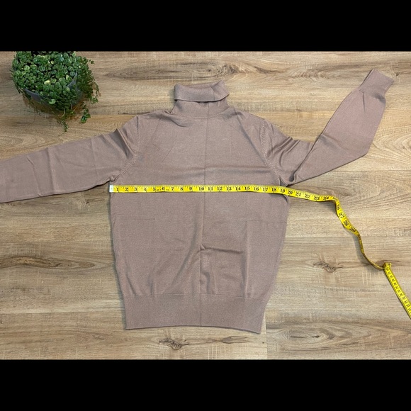 Woolen Bloom turtleneck sweater - Picture 7 of 8